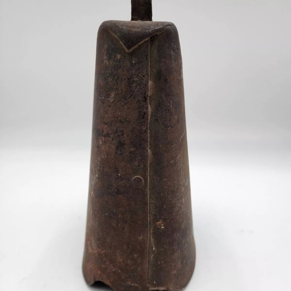 Antique Cow Bell Farm Hand Forged Large Country Rustic Decor - Picture 4 of 8